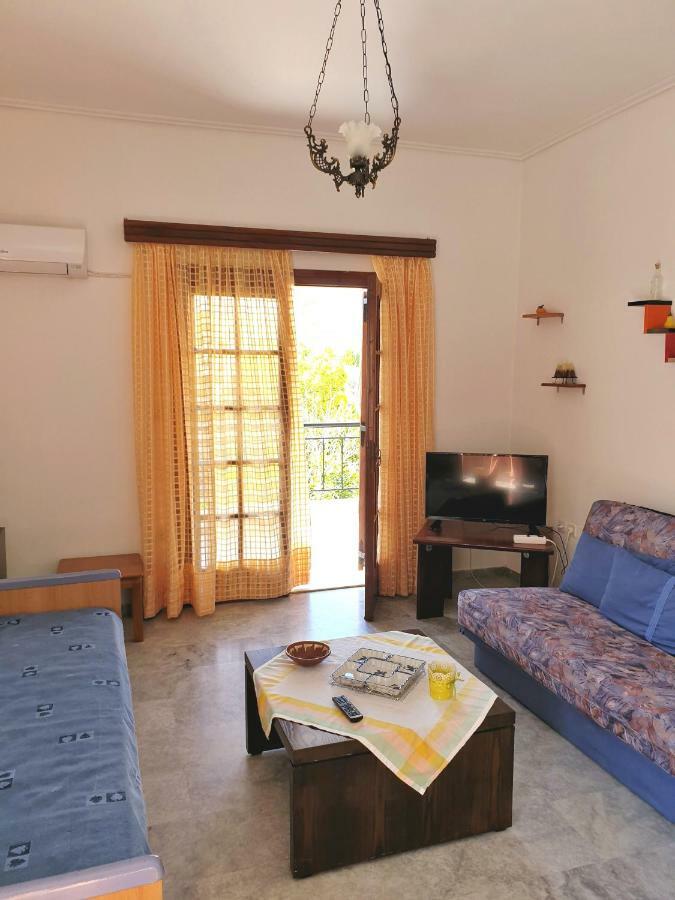 Myrto'S Apartment No15 Loutra Oraias Elenis Dış mekan fotoğraf